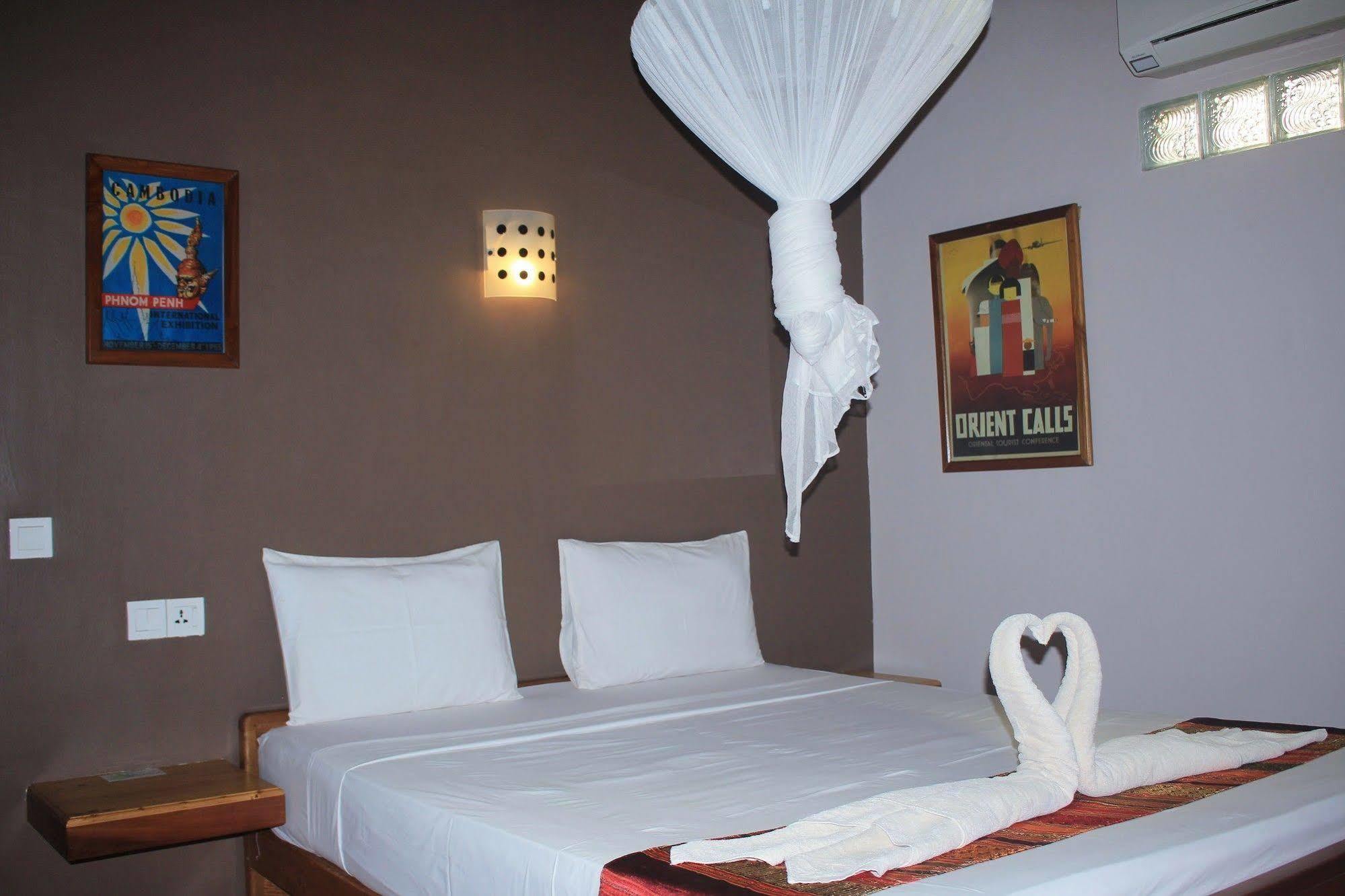 Botanica Hotel Kep Esterno foto