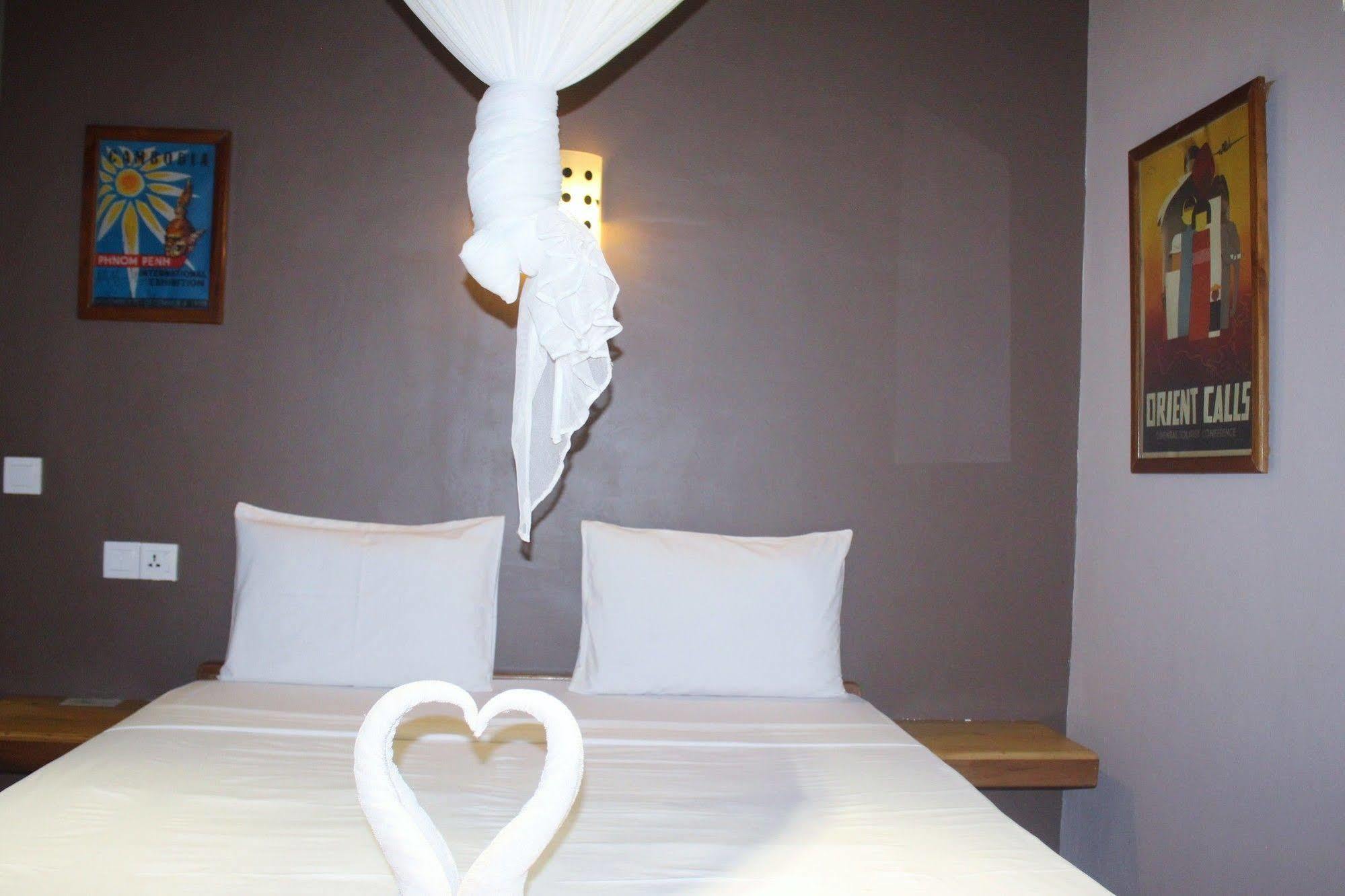 Botanica Hotel Kep Esterno foto