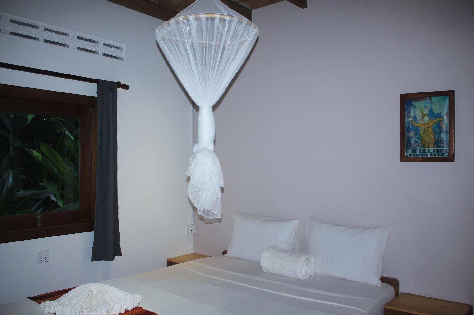 Botanica Hotel Kep Esterno foto