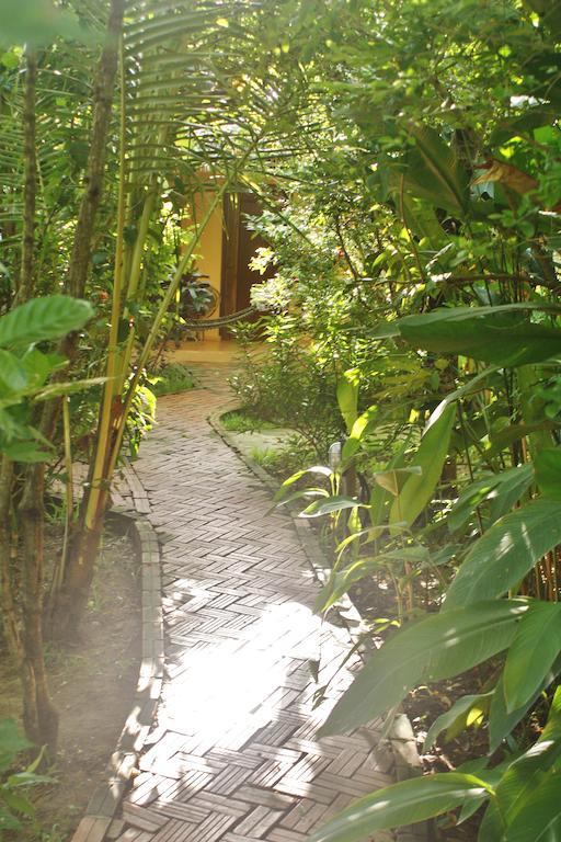 Botanica Hotel Kep Esterno foto