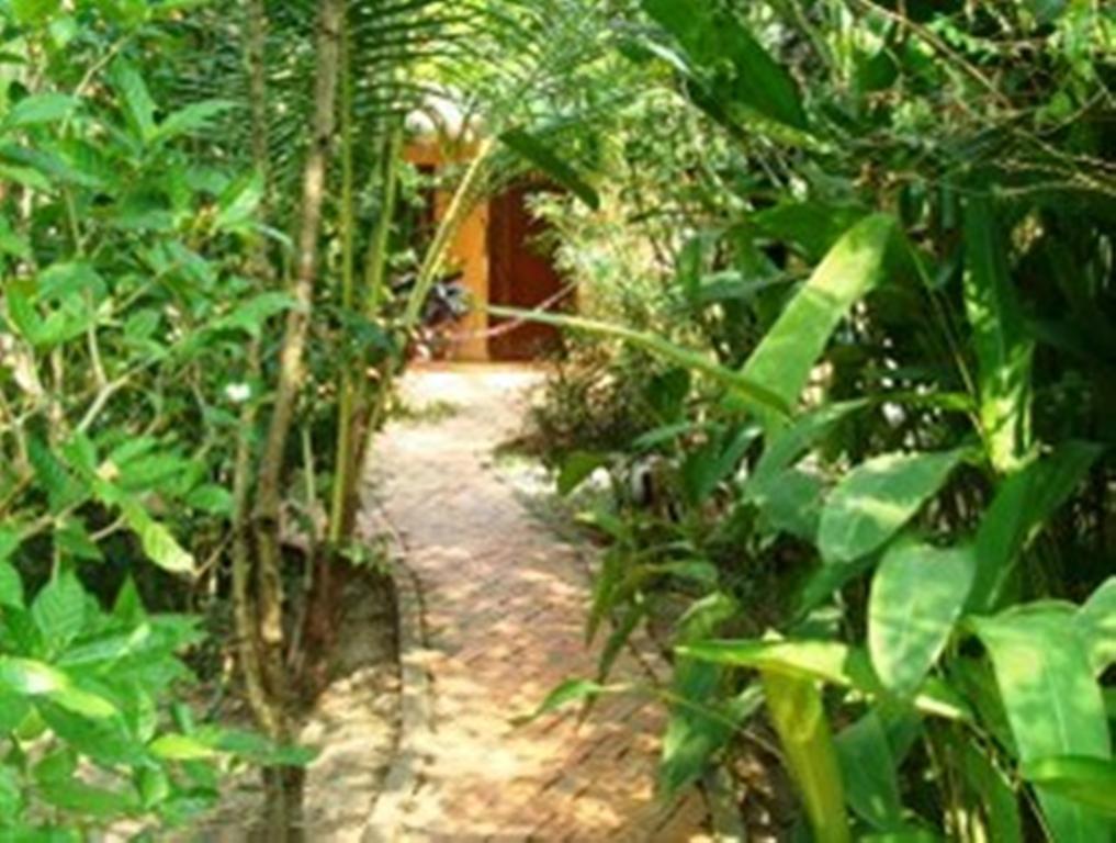 Botanica Hotel Kep Esterno foto